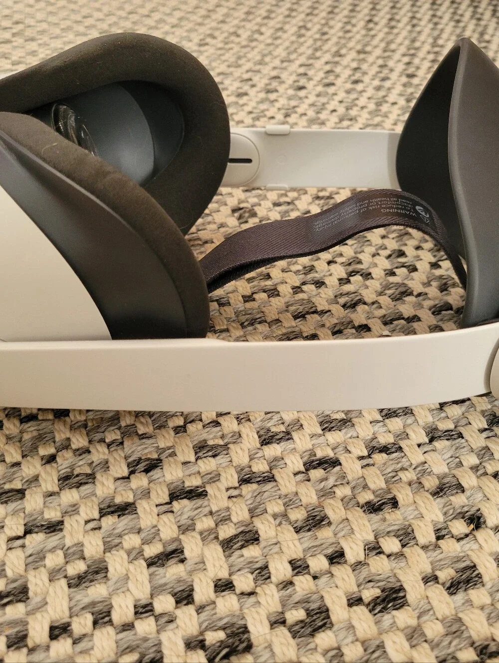 N/A quest white